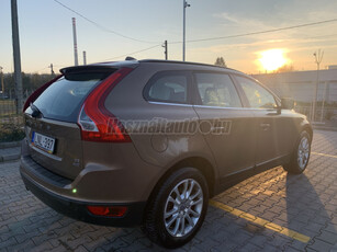 VOLVO XC60 2.4 D [D5] Summum Geartronic