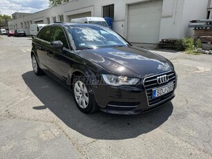 AUDI A3 Sportback 1.6 TDI Attraction