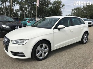 AUDI A3 Sportback 1.6 TDI Attraction Navi-Tempo...