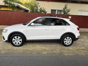 AUDI Q3 2.0 TDi Basis