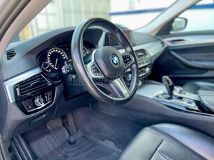 BMW 530d xDrive Touring (Automata) / Mo-i!/ 1 év Garancia!/ Friss szerviz!/ Bőr/ LED/ NAVI/ Ü.Fűtés!