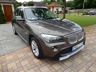 BMW X1 xDrive20d (Automata) MEGKÍMÉLT .ORIGINÁL KM.PANORÁMA TETŐ.NAVI.AZONNAL ELVÍHETŐ