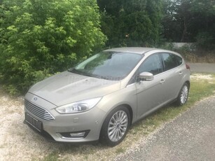 FORD FOCUS 1.0 EcoBoost Titanium Végig vezetett szervizkönyves. 1 Év garancia