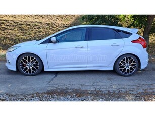 FORD FOCUS 2.0 TDCi Titanium ST Line