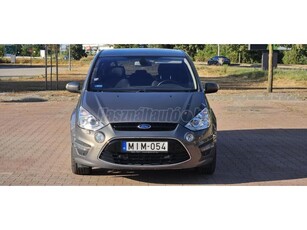 FORD S-MAX 2.0 TDCi Titanium Powershift Magyarországi. Kevés kilóméter. Szervizkönyv