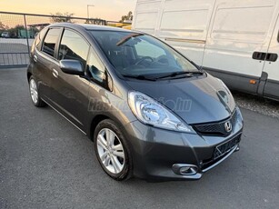 HONDA JAZZ 1.4 Executive Magasan felszerelt Nagyon szép állapotban