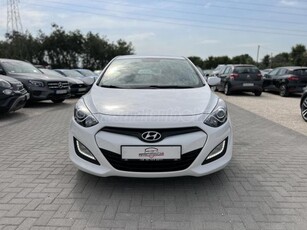 HYUNDAI I30 1.4i Business NAVI! KAMERA! TOLATÓRADAR!