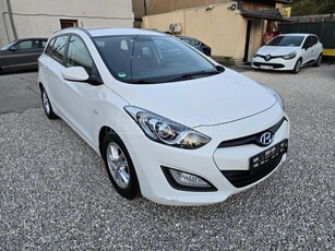 HYUNDAI I30 CW 1.6 GDi Life FIFA WORLD CUP JÉGHIDEG KLIMA ÜLÉSFŰTÉS KORMÁNYFŰTÉS RADAR VÉGIG SZKÖNYV 3 KULCS