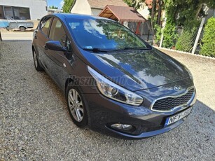 KIA CEE'D 1.4 CVVT Limitált Prémium Első magyar tulajdonos.Kormányfűtés.ülésfűtés!