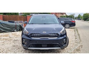 KIA NIRO HEV 1.6 GDI Gold DCT Safety csomag.Vez szervkönyv