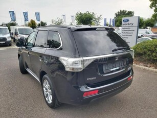 MITSUBISHI OUTLANDER 2.0 PHEV Instyle Navi 4WD CVT 1 év garancia. megkímélt állapot. friss szerviz!