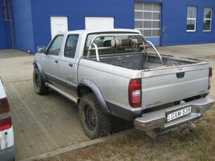 NISSAN PICK UP 2.5 4WD