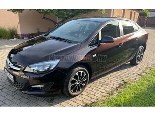 OPEL ASTRA J 1.6 Selection Astra Notchback