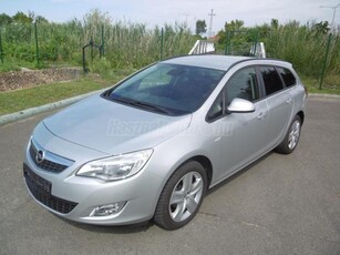 OPEL ASTRA J Sports Tourer 1.6 Selection Vezetett szervizkönyv