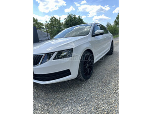 SKODA OCTAVIA 1.6 CR TDI Style DSG