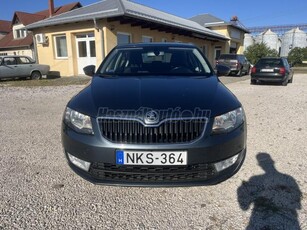 SKODA OCTAVIA 1.6 CR TDI Style / Mo.-i / 1. tulajdonos / Valós km / Végig vezetett szk. / Ül. fűtés / Digit Klí