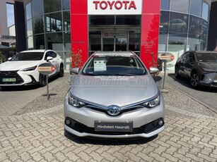 TOYOTA AURIS Touring Sports 1.8 HSD Active Trend (Automata) Magyarországi/Szervízkönyves/Garantált km/ plusz téli gumi