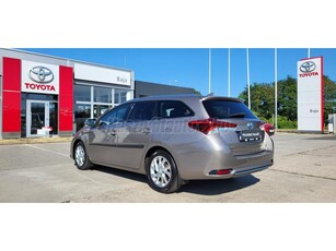 TOYOTA AURIS Touring Sports 1.8 HSD Executive Skyview TSS (Automata)