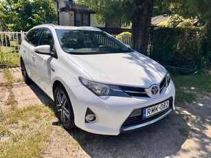 TOYOTA AURIS Touring Sports 1.8 HSD Lounge (Automata) Dynamic