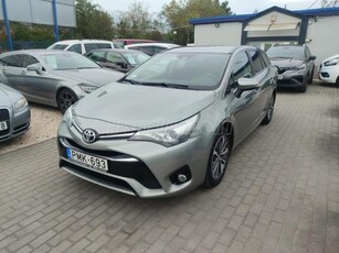 TOYOTA AVENSIS Touring Sports 1.8 Active Trend AUT-NAVI-KAMERA-SÉRÜLÉSMENTES!