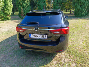 TOYOTA AVENSIS Touring Sports 2.0 D-4D Executive EDITON S. NAVI.Kulcsnélküli