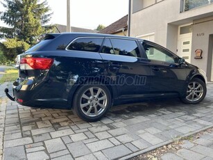 TOYOTA AVENSIS Wagon 1.8 Executive