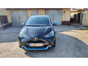 TOYOTA AYGO 1.0 x-play