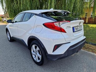 TOYOTA C-HR 1.2T Active (ülésfűtéssel) SÉRÜLÉSMENTES.MO-i ELFORG.HELYEZÉS.VEZETETT SZERVIZKÖNYV!