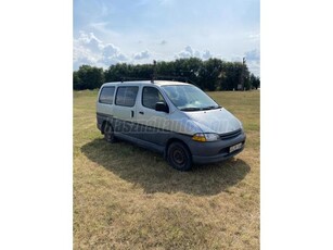 TOYOTA HI-ACE Hiace 2.4 D Glass Van