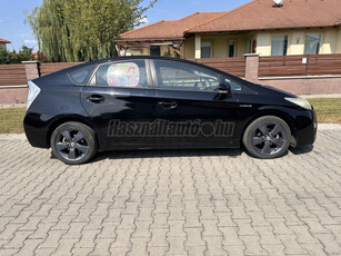 TOYOTA PRIUS 1.8 HSD(Automata)