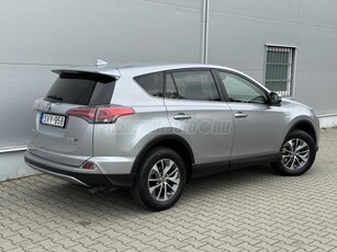 TOYOTA RAV 4 Rav4 2.5 Hybrid Active MY18 e-CVT AWD/KAMERA/NAVI/ACC/SÁVVÁLTO