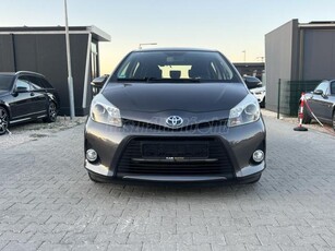 TOYOTA YARIS 1.5 HSD Active (Automata) Vezetett szervizkönyv/Navigáció/ Tolatókamera/Téli+nyári kerékgarnitúra