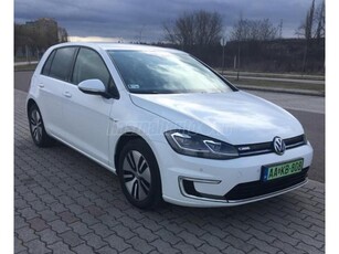 VOLKSWAGEN GOLF VII e-Golf Sérülésmentes.szervizei éven belül megvoltak.csak így él az akku garancia!