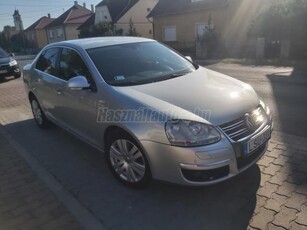 VOLKSWAGEN JETTA 1.4 Tsi Highline 1KM