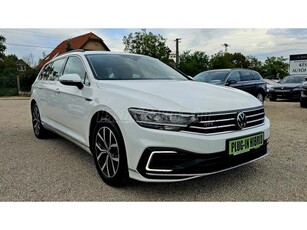 VOLKSWAGEN PASSAT VIII Variant 1.4 TSI GTE Plug-In-Hybrid DSG VIRTUÁL.LED.TÁVTARTÓ TEMP.SÁVTART.VONÓHOROG.FRONT ASSIST.GYÁRI FÉNYEZ.113EKM!!