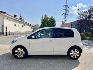 VOLKSWAGEN UP e-Up! Highline-Magyarországi-CCS-DC-Navigáció-Ülésfűtés-Tolatóradar -Tempomat-Digit Kl