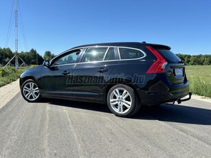 VOLVO V60 1.6 D DRIVe Summum Powershift