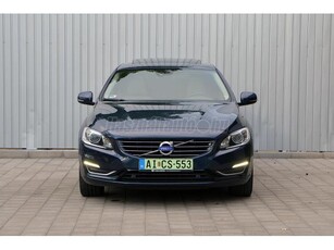 VOLVO V60 2.4 D [D6] PHEV AWD Summum Geartronic