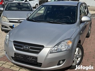 KIA CEE'D 1.6 TX 156.000KM!!! Vezetett Szervízk...