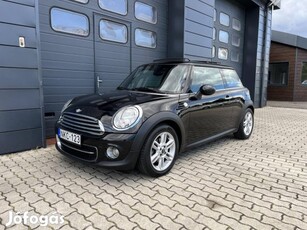 Mini Mini Cooper 1.6 D Szervizkönyv / Új Vezérl...