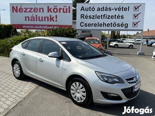 Opel Astra J Sedan 1.4 T Enjoy Magyarországi 1....