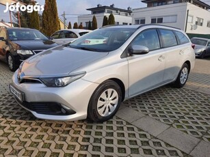 Toyota Auris Touring Sports 1.33 Active Comfort...