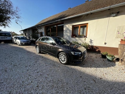 AUDI A3 Sportback 1.6 TDI Design S-tronic