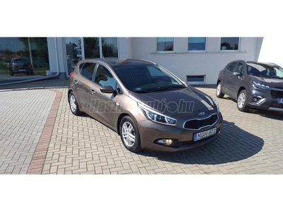 KIA CEE'D 1.4 CVVT EX Prémium csak 61000km