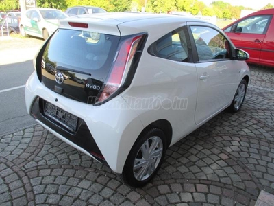 TOYOTA AYGO 1.0 x+comfort plus