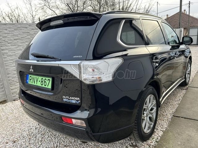 MITSUBISHI OUTLANDER 2.0 PHEV Instyle Navi 4WD CVT Sport pakett Szép állapot!