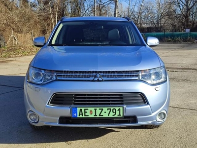 MITSUBISHI OUTLANDER 2.0 PHEV Intense Plus 4WD CVT PLUG-IN HYBRID-SZERVIZKÖNYVES-ÁTVIZSGÁLTATHATÓ!