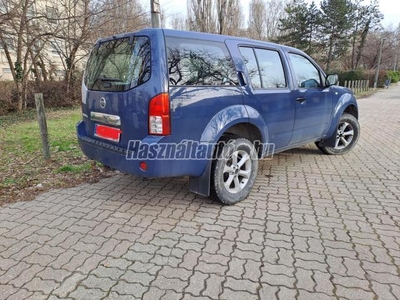 NISSAN PATHFINDER 2.5 Tdi LE