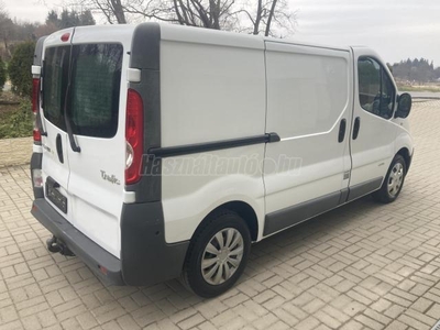 RENAULT TRAFIC 2.0 dCi L1H1P1 Cool 1 TULAJ VÉGIGVEZETETT SZERVIZKÖNYV