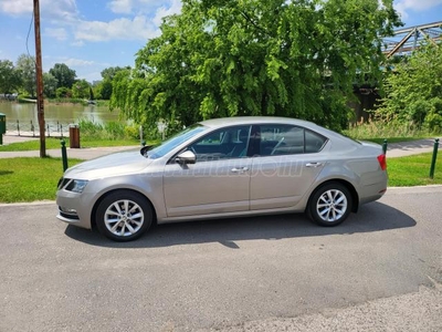 SKODA OCTAVIA 1.6 CR TDI Ambition DSG